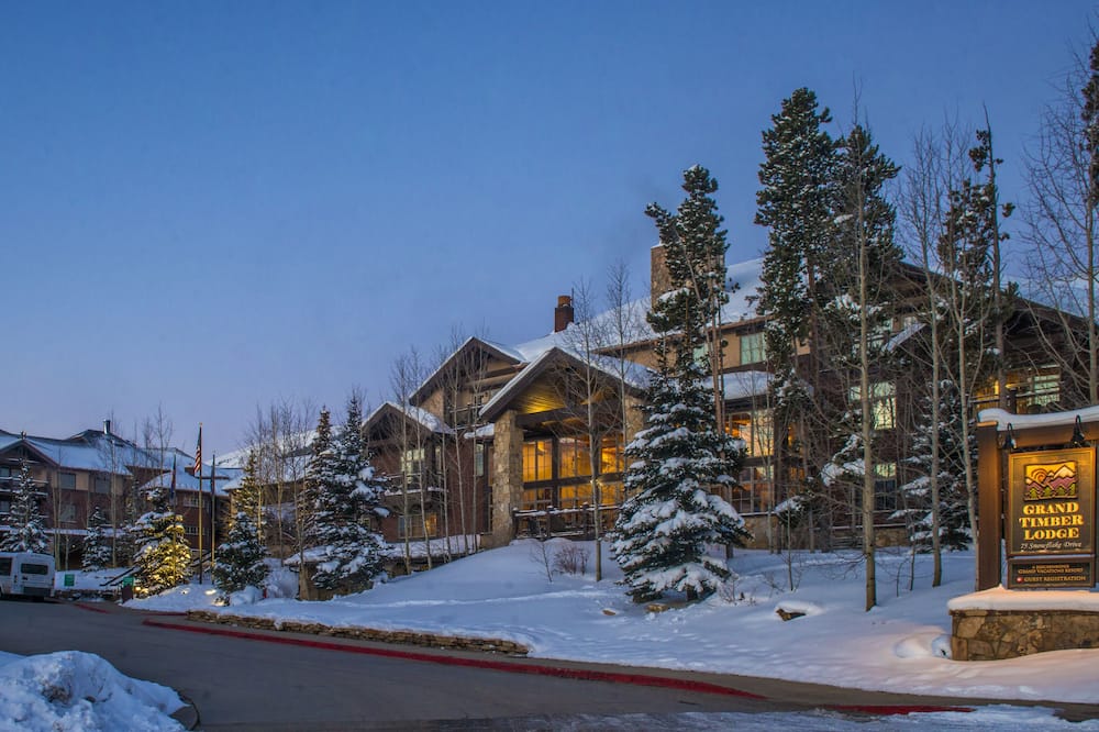 Grand Timber Lodge American Vacation Marketing